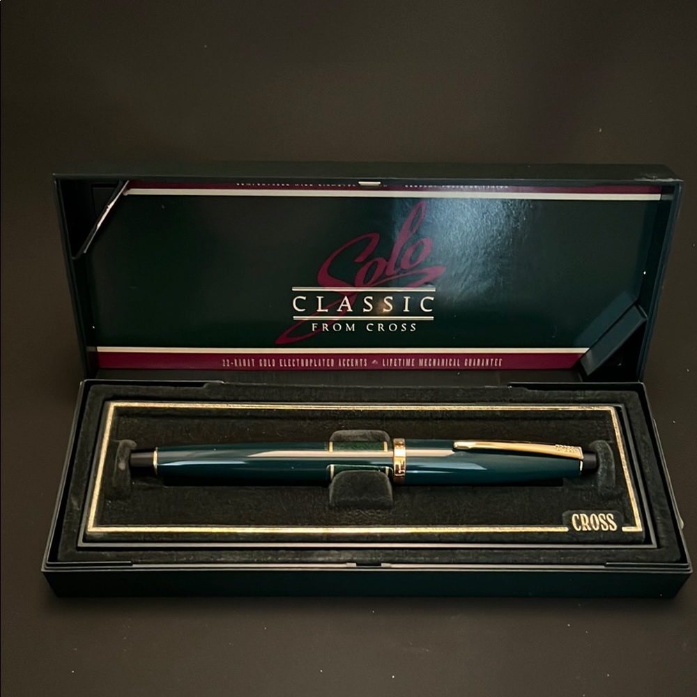 *NWT* Vintage Cross Solo Classic Pen in Green and Gold